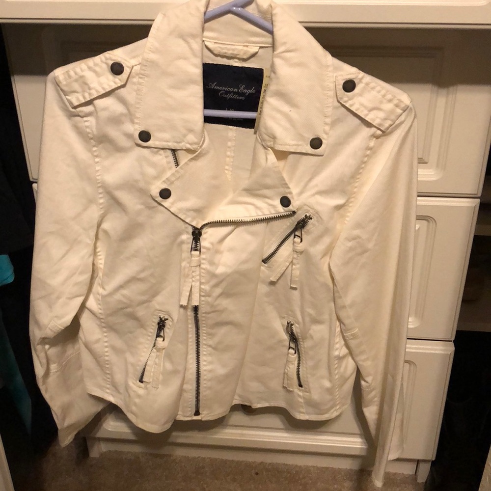 American Eagle white jacket